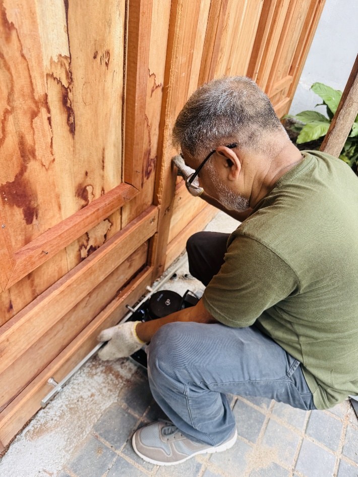 Dual Sliding Gate Motor Installation project photograph 5