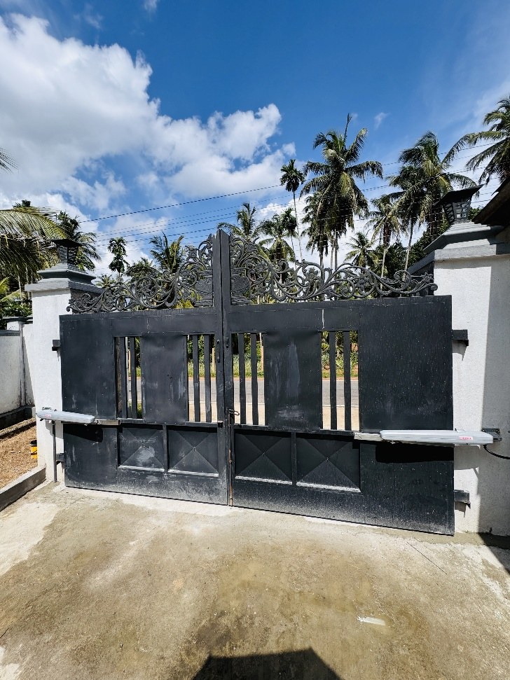 Swing Gate Motor Installation project photograph 8