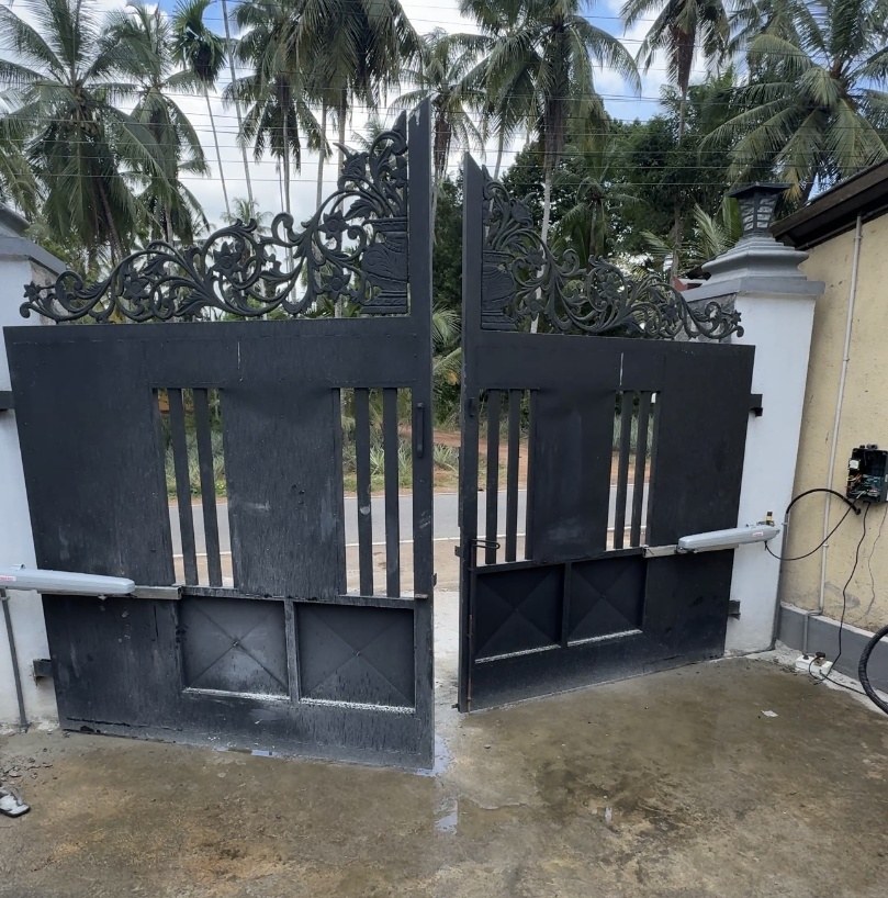 Swing Gate Motor Installation project photograph 9